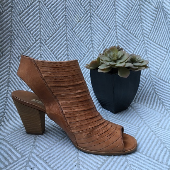 Paul Green Shoes - Leather peep toe sandals